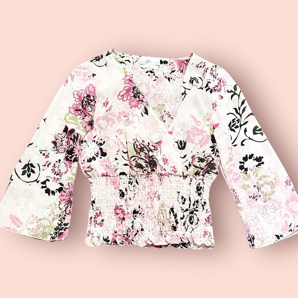 Tops - Y2K Pink floral print blouse with smocked waist and 3/4 sleeves size small